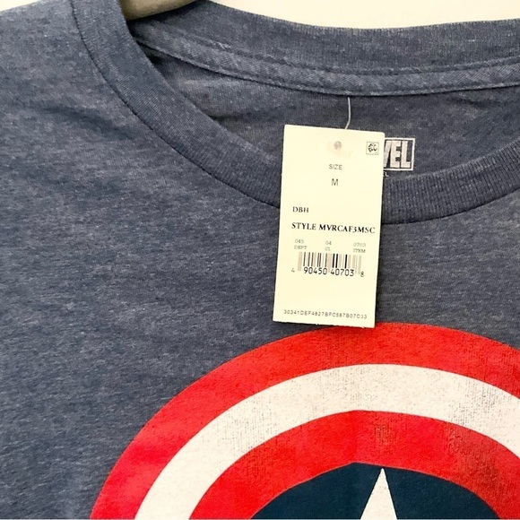 New with tags dark blue medium Marvel Captain America short sleeve t-shirt - Picture 4 of 8